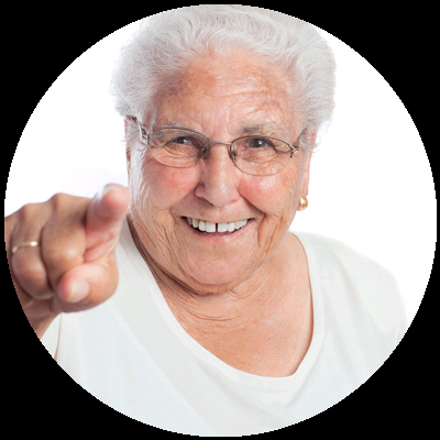 Freundliche Seniorin von WOHNRUF zuhause, dem Hausnotruf für Ostfriesland